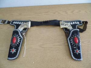 lot 37 image: Bonanza Guns wHolster