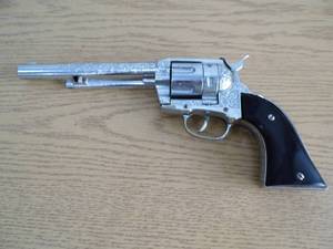 lot 38 image: Ric-O-Shay Hubley 45 Gun