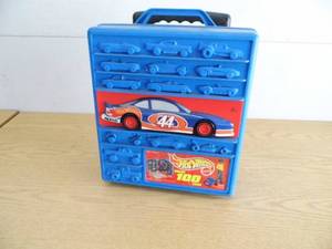 lot 41 image: HotWheels wCase
