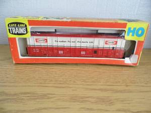 lot 48 image: HO Train Car