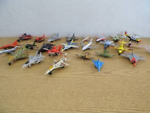 lot 61 image: Airplanes - Jets