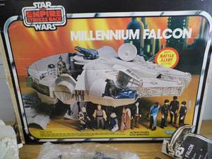 lot 64 image: Milenium Falcon wBox