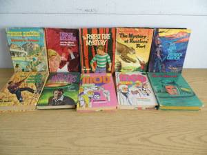 lot 87 image: Lot of Vintage Books