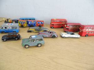 lot 127 image: Vintage Toys