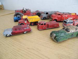 lot 128 image: Vintage Toys