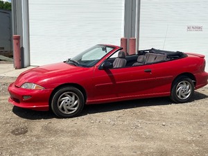 lot 2-A image: 1999 Chevrolet Cavalier Convertible