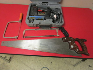 lot 204 image: SKIL CLASSIC JIG SAW, WITH HAND SAWS, INCLUDING DISSTON 26 CROSS CUT SAW