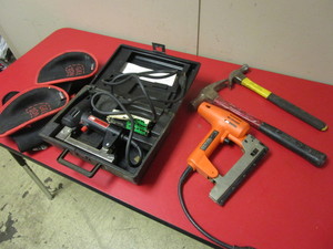 lot 214 image: CRAFTSMAN ELECTRIC STAPLE TACKER, ELECTRIC BRAD NAILER, GEL ZONE KNEE PADS, HAMMERS