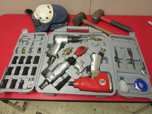 lot 217 image: ALL-TRADE AIR PLUS KIT, AIR HAMMER, AIR RATCHET WRENCH, AIR WRENCH, KNEE PADS, MALLETS