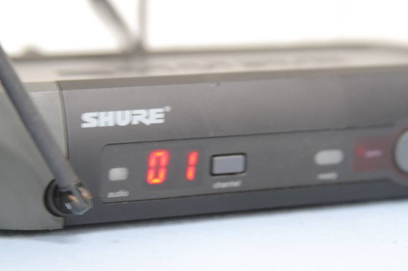 lot 66 image: Shure Pro Audio Wireless Microphone System with SM58 Mic Case & More