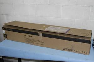 lot 2 image: JBL Professional  Audio Constant Beamwidth Line Array Column Speaker - Model CBT 100 LA-1