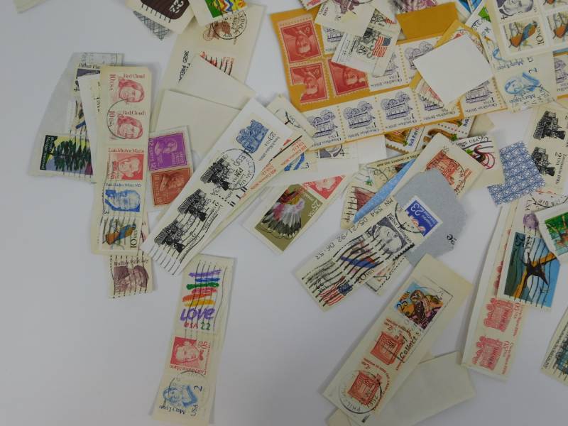 lot 205 image: Collectible Stamps