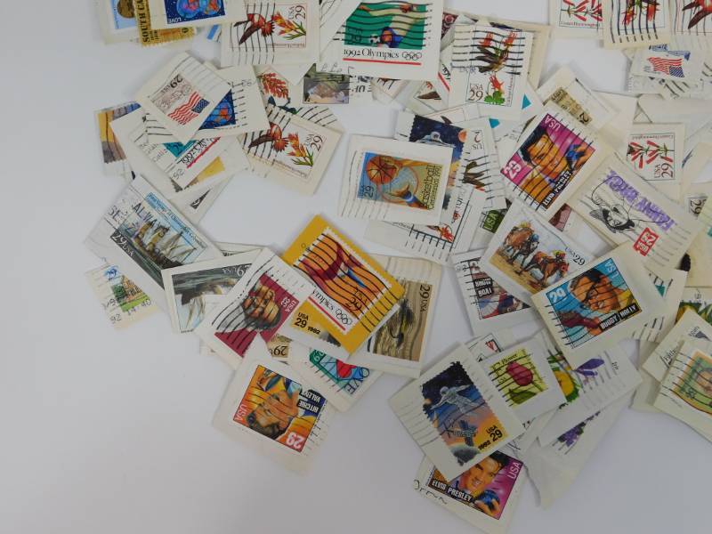 lot 211 image: Collectible Stamps