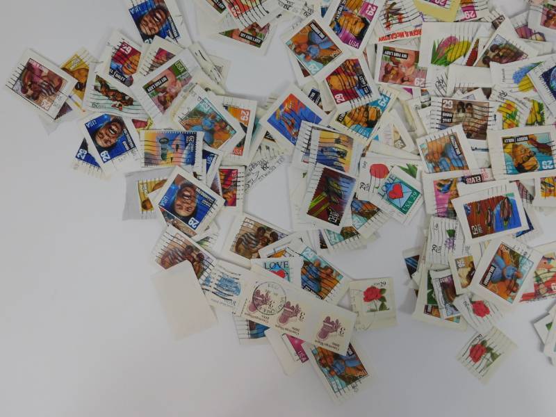 lot 215 image: Collectible Stamps