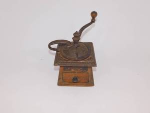 lot 1 image: Antique Parkers National Coffee Mill & Spice Grinder
