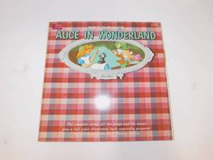 lot 29 image: Walt Disneys Alice in Wonderland 1967 Record Album