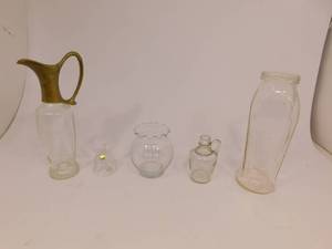 lot 35 image: Misc Glass Vases