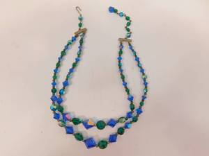 lot 40 image: Vintage Costume Jewelry