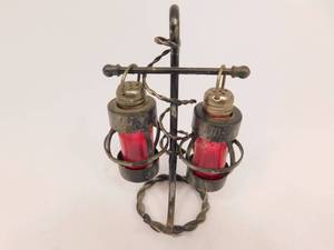 lot 44 image: Vintage Metal Stand with 2 Lantern Salt  Pepper Shakers