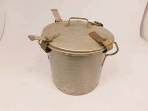lot 51 image: Vintage Pressure Cooker