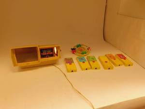 lot 82 image: Vintage Fisher Price Movie Viewer Theater