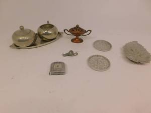 lot 92 image: Misc Items