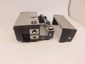 lot 120 image: Vintage Wards 666 Automatic Projector