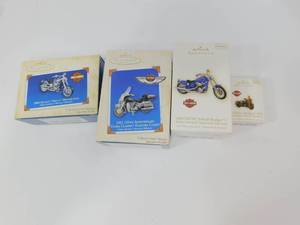 lot 144 image: Collectable Hallmark Keepsake Ornaments