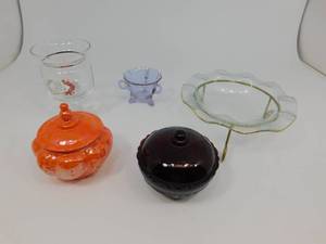 lot 154 image: Vintage Items