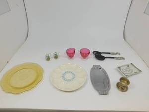 lot 156 image: Vintage Items