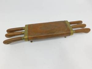 lot 167 image: Vintage Wooden Knife Set
