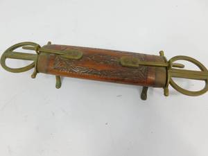 lot 168 image: Vintage Wooden Siccors  Letter Opener Carved Holder