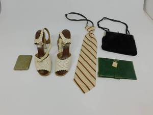 lot 183 image: Vintage Items