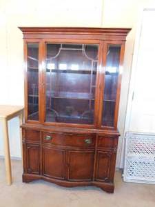 lot 194 image: Vintage Hutch