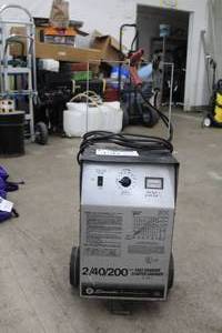 Schumacher Electric Corp. 240200A Fast Charger Starter Charger 12V