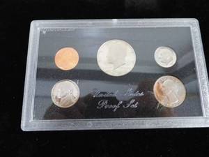 lot 7 image: Proof Set 1983