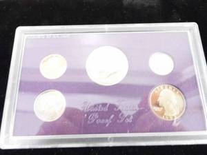 lot 10 image: Proof Set 1987
