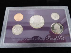 lot 12 image: Proof Set 1989