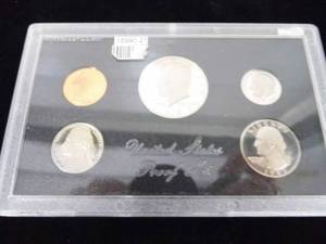 lot 34 image: Proof Set 1983 - No box
