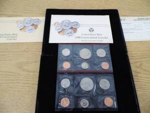 lot 40 image: Uncirculated Coin Set 1988