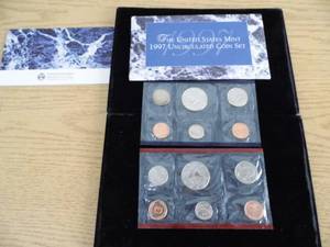 lot 47 image: Uncirculated Coin Set 1997