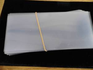 lot 91 image: 25 Plastic Bill Holders