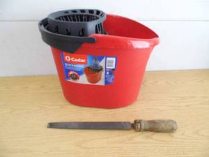 lot 2 image: Mop Bucket - File