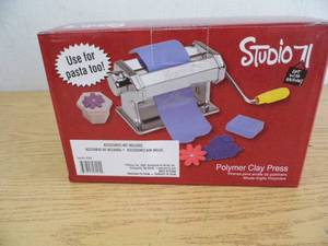 lot 17 image: Studio 71 Press