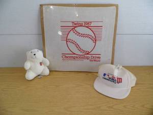 lot 35 image: Twins Hat - Hankie - Coke Bear