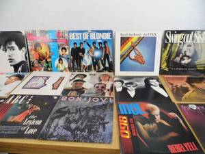 lot 40 image: Lot of 15 Albums