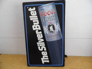 lot 63 image: Coors Light Lit Sign