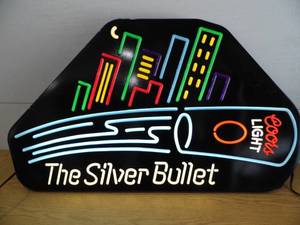 lot 67 image: Coors Light Lit Sign