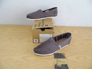 lot 73 image: New Toms Womens Shoes