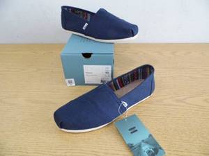 lot 81 image: New Toms Womens Shoes